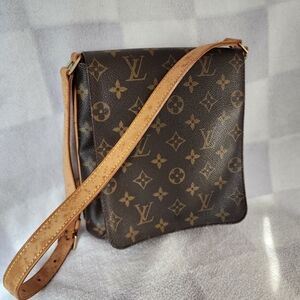Authentic Louis Vuitton Monogram  Shoulder Messenger Bag